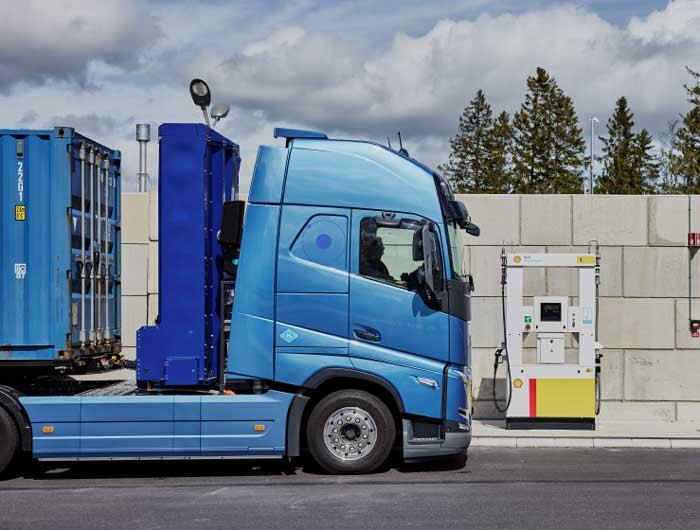 Volvo Trucks testet ersten Wasserstoff-Lkw