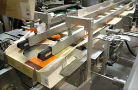 Langen Packaging Group Chinook continuous motion horizontale kartonneermachine
