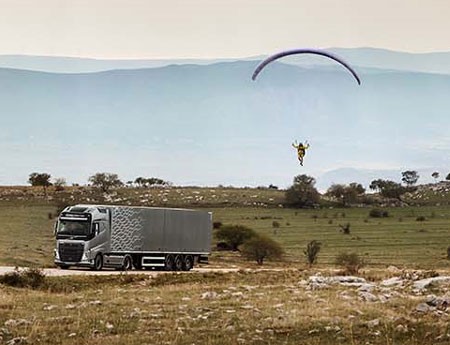 Volvo Trucks: Nieuwe stuntfilm vestigt aandacht op aandrijflijn