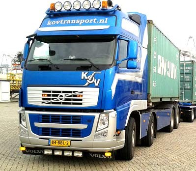 Volvo FH 8x2 chassis voor containertransport