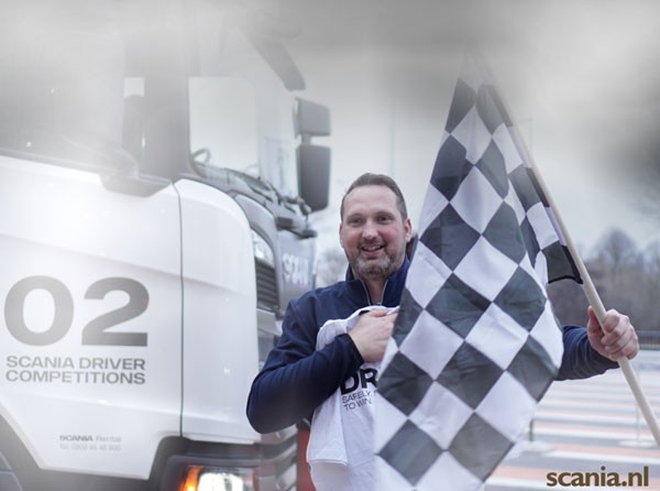 Chauffeur Willem van Mourik dingt mee naar echte truck als hoofdprijs